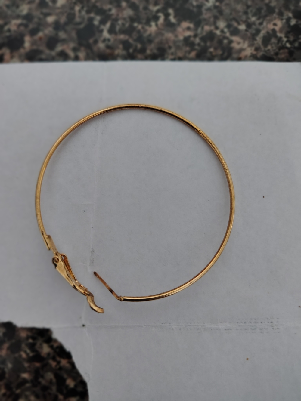 Gold Hoop Earring – Classic Women’s Hoop